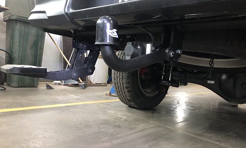 Установили фаркоп Steinhof для Toyota Hilux 2024 г.в.