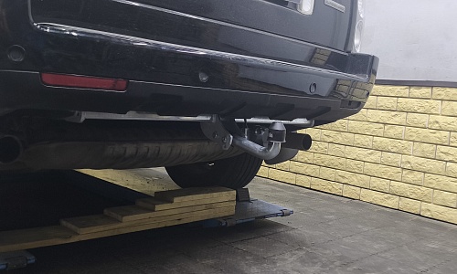 Установили фаркоп Galia для Land Rover Range Rover 2002-2013 г. в. Установили фаркоп Galia для Land Rover Range Rover 2002-2013 г. в.