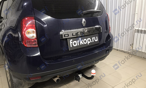 Установили фаркоп Трейлер для Renault Duster 2014 г. Установили фаркоп Трейлер для Renault Duster 2014 г.