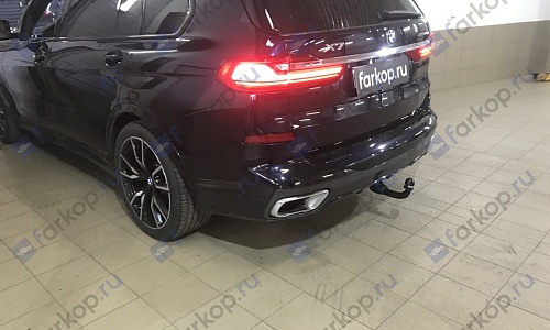 Установили фаркоп Steinhof для BMW X7 2019 г.в.