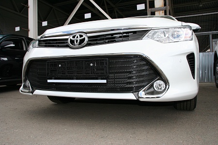 Сетка на бампер внешняя для Toyota Camry 2015-, черн., 15 мм 01-521215-151 в 