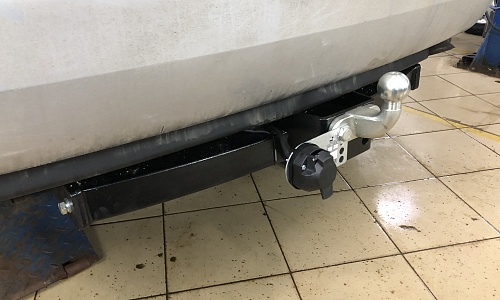 Установили фаркоп Лидер Плюс для Kia Carnival 2007 г.в.