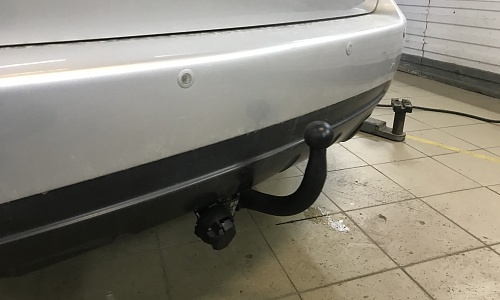 Установили фаркоп Auto-Hak для Kia Carens 2006-2012 г. в.