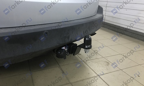Установили фаркоп Уникар для Toyota RAV4 2013 г.