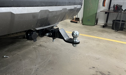 Установили фаркоп Лидер Плюс для Toyota Land Cruiser Prado J250 2024 г.в.