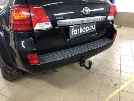 Установили фаркоп Baltex для Toyota Land Cruiser J200 2007-2021 г. в.