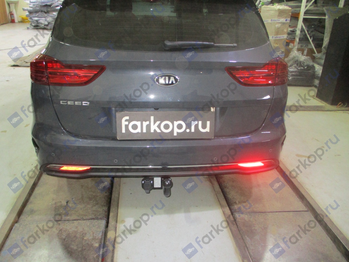 Фаркоп Kia Ceed JD универсал 2012-2018