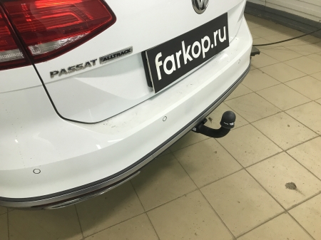 Фаркоп Steinhof для Volkswagen Passat 2014- V-149 в 