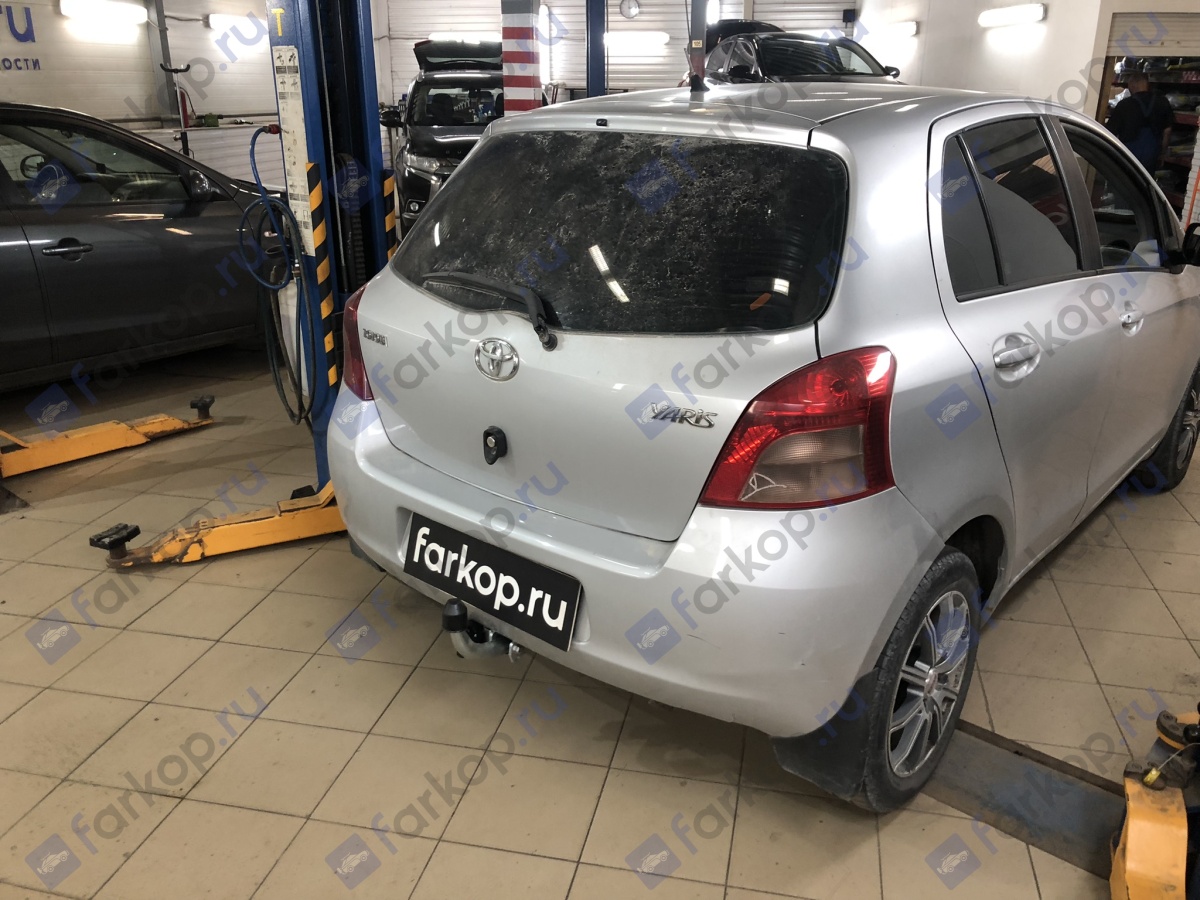 Фаркоп Galia для Toyota Yaris 2005-2014 T057A в 