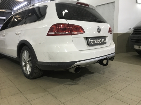 Фаркоп Brink для Volkswagen Passat (седан, универсал) 2010-2015 558200 в 