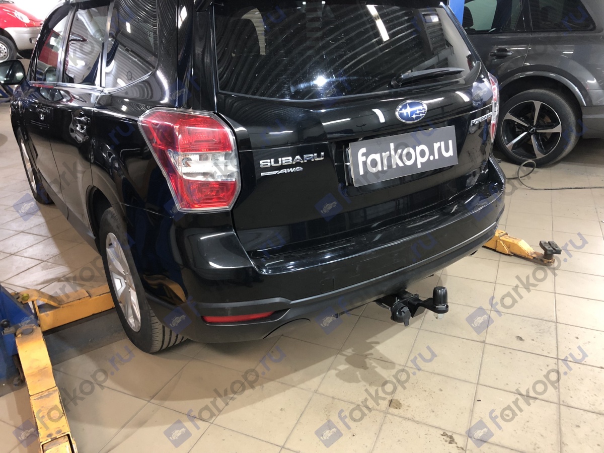 Subaru Forester установка фаркопа.