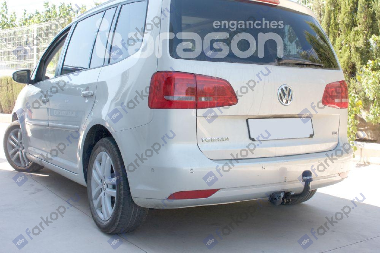 Фаркоп Aragon для Volkswagen Touran 2010-2015 E6712AA в 