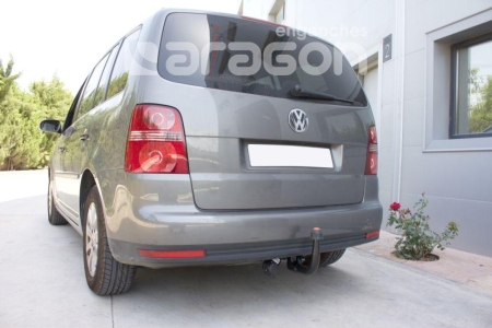 Фаркоп Aragon для Volkswagen Touran 2003-2015 E6712AV в 